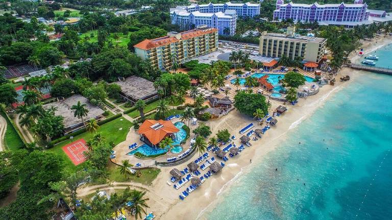 The Jewel Dunn's River Beach Resort & Spa