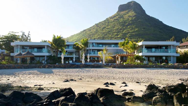 Leora Beach Apartments