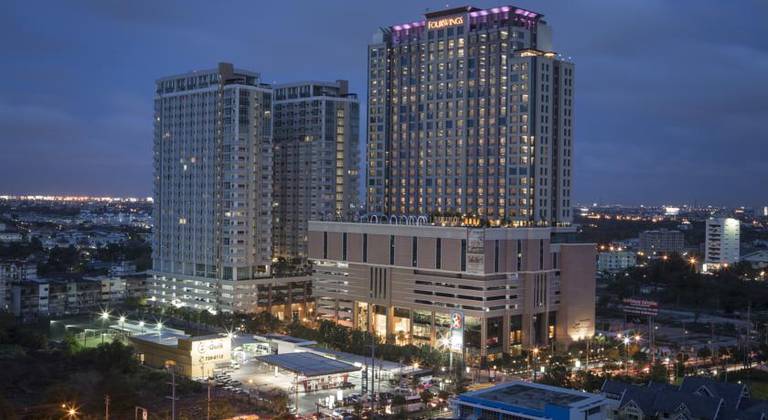 The Grand Fourwings Convention Hotel