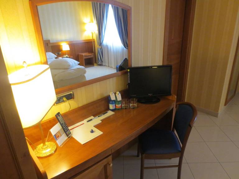 Joyfull Hotel