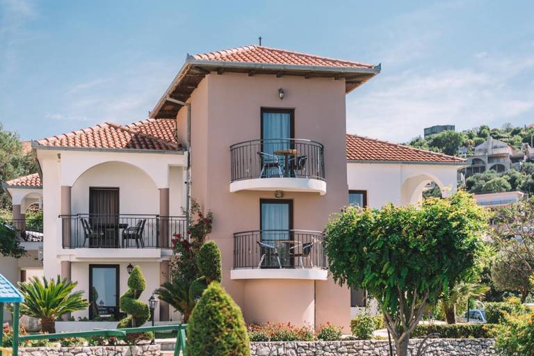 Eneida Apartments