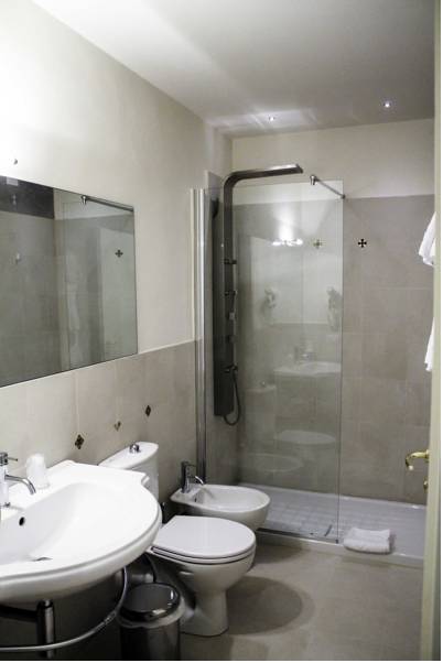 Hotel Azzi - Locanda degli Artisti