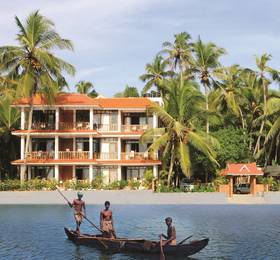 Beach & Lake Ayurvedic Resort в Керале