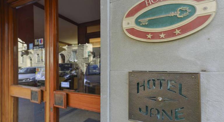 Jane Hotel
