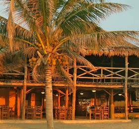 Faro Viejo Hotel в Исла Холбоксе