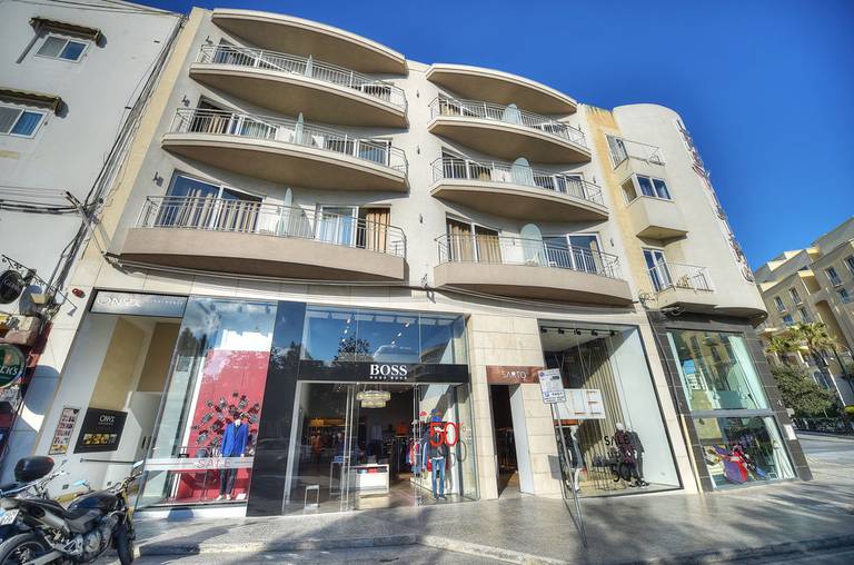 Onyx Apartments