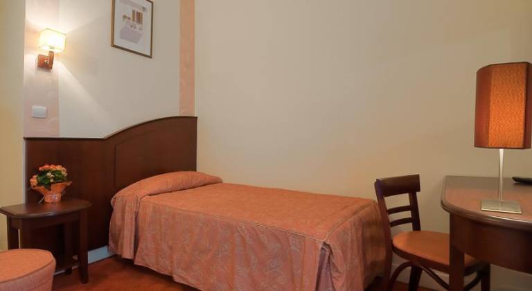 Le Faubourg Hotel