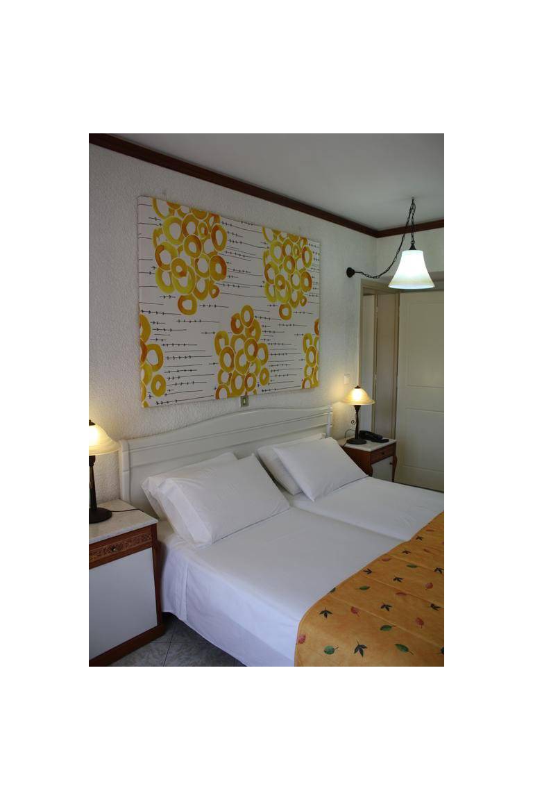 Hydrele Beach Hotel & Village