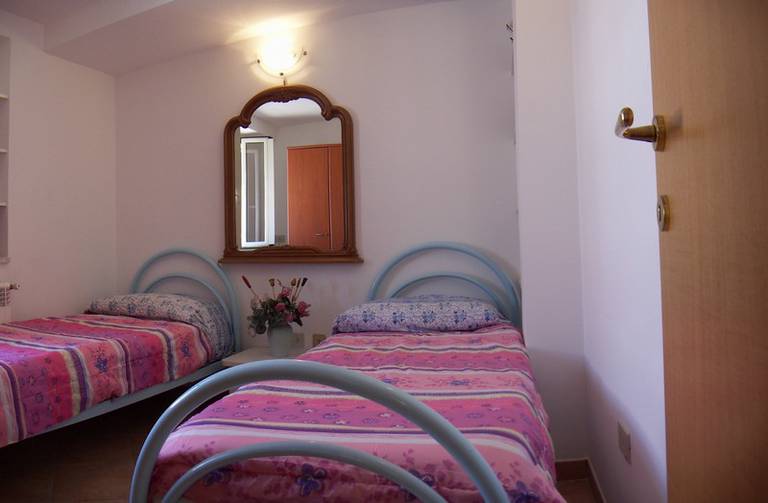 Casa Linda Apartments