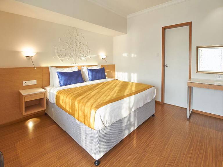 Sarovar Portico