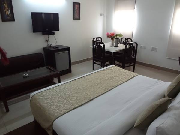 Hotel Raunak International