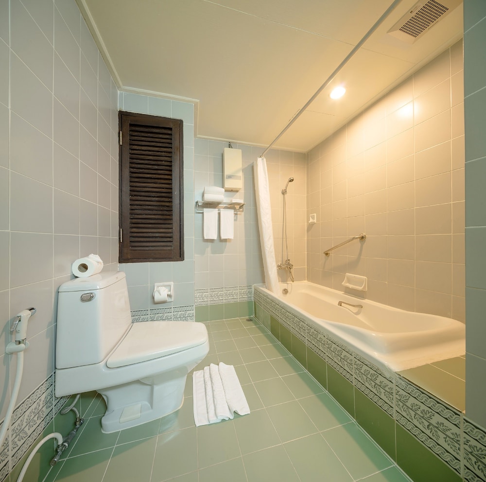 Regent Chalet Regent Beach Cha-Am 4*