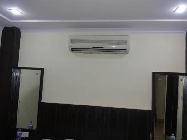 Surya Plaza Hotel 2* Индия, Нью-Дели