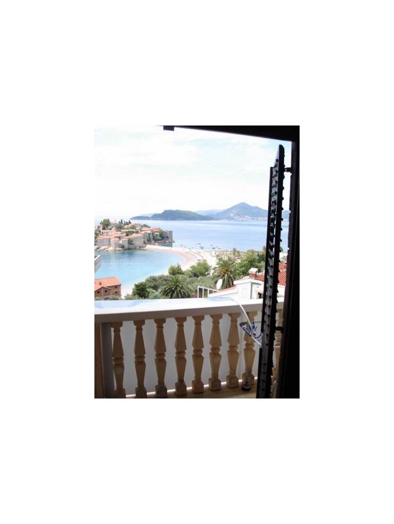 La Med Rooms en-suite