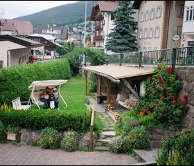 Villa Aurelia B&B в Валь Гардене