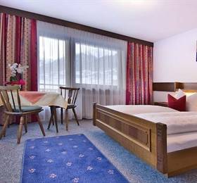Haus Pension Alpenrose в Санкт Антоне