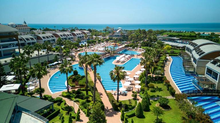 Jacaranda Luxury Resort