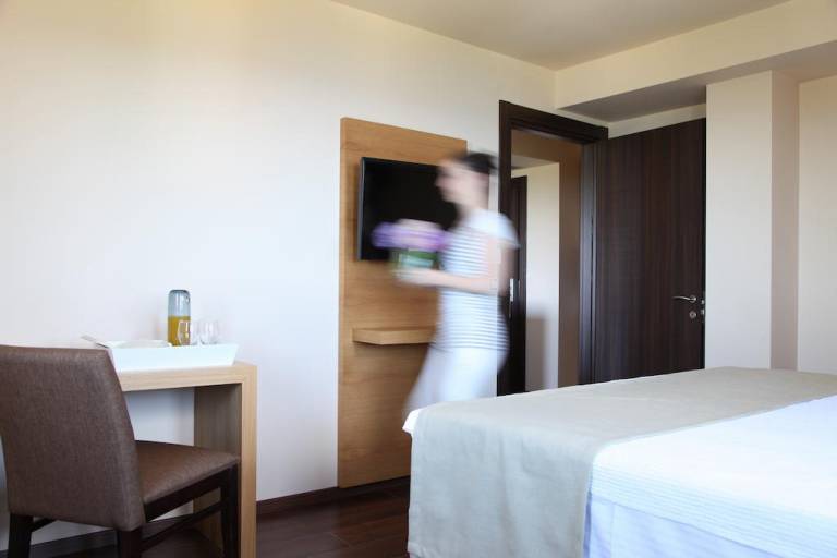 Theta Hotel