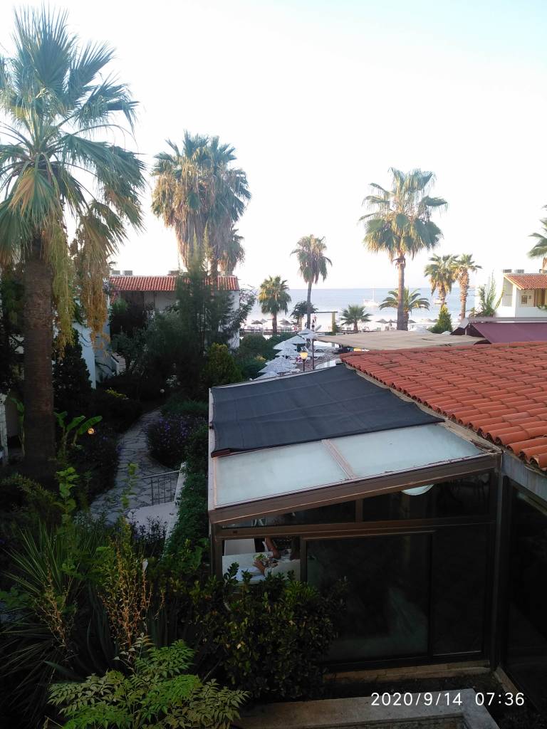 Onderhan Hotel & Beach Club