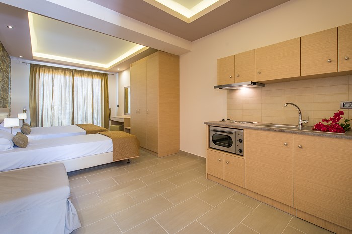 Zoi Luxury Apartments & Studios