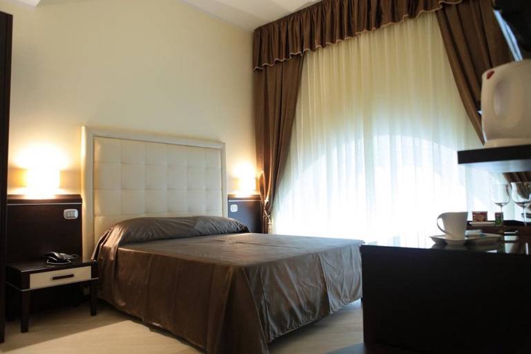 Hotel Ferdinando II, Napoli