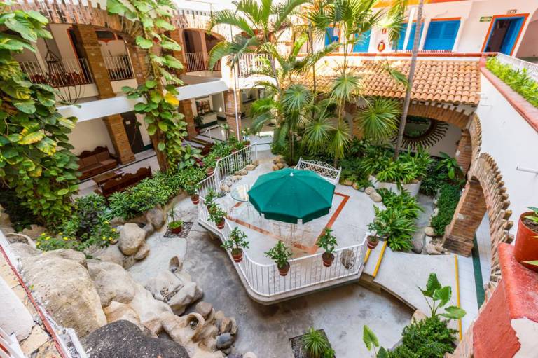 Encino Hotel