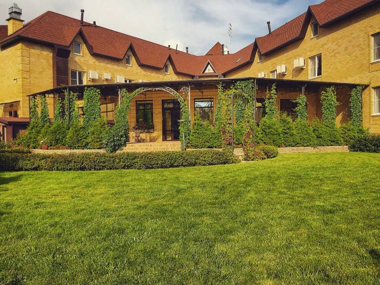 Garden Hotel