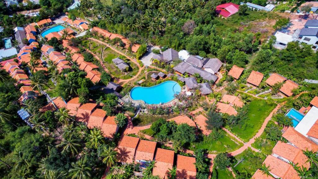 Hillside Village Resort 3*