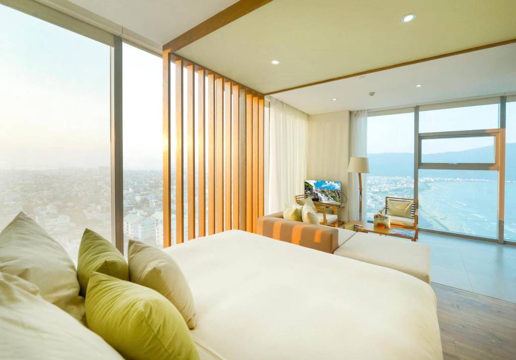 Fusion Suites Danang Beach 5*