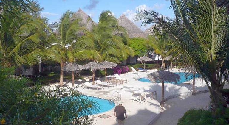 La Madrugada Beach Hotel & Resort