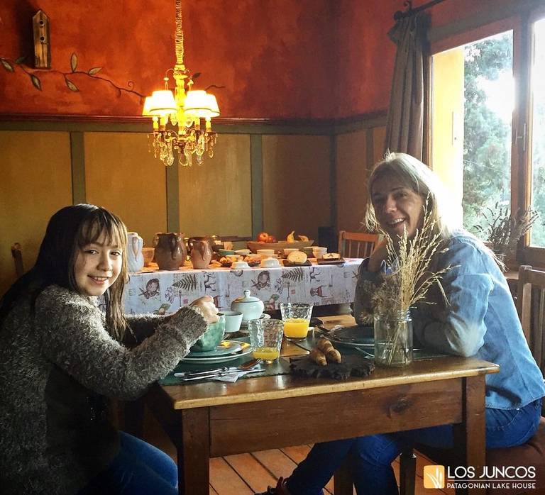 Posada Los Juncos - Patagonian Lake House
