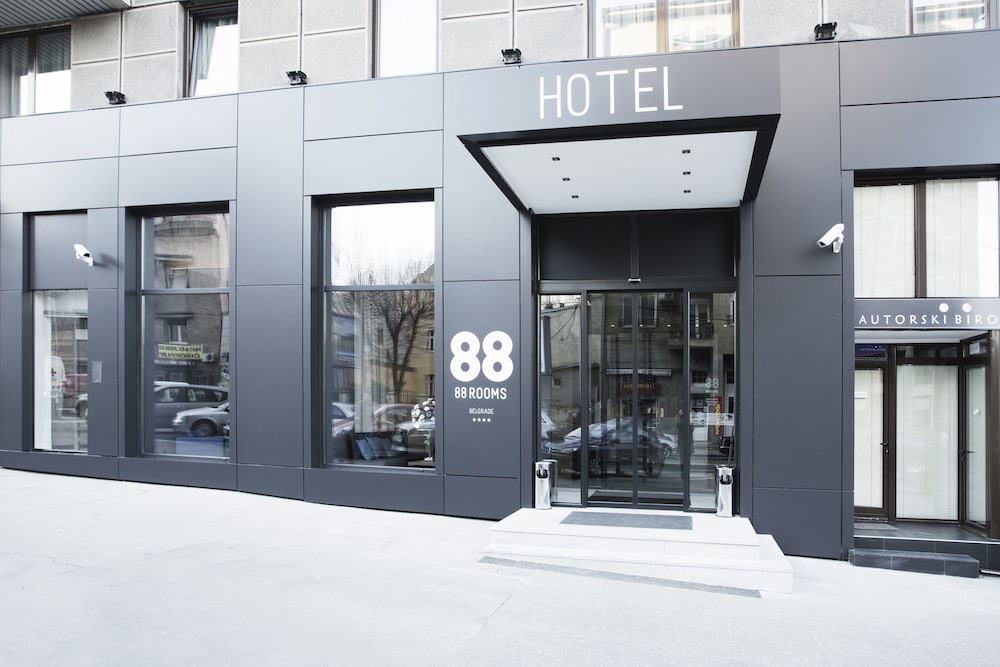 88 Rooms Hotel 4*