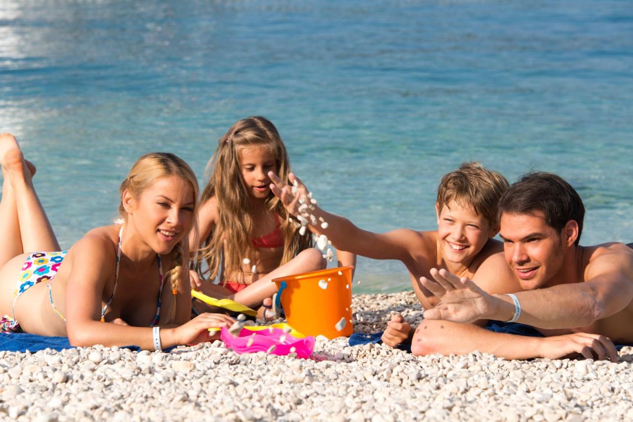 Vivre Nu Avec Une Famille Naturiste Au