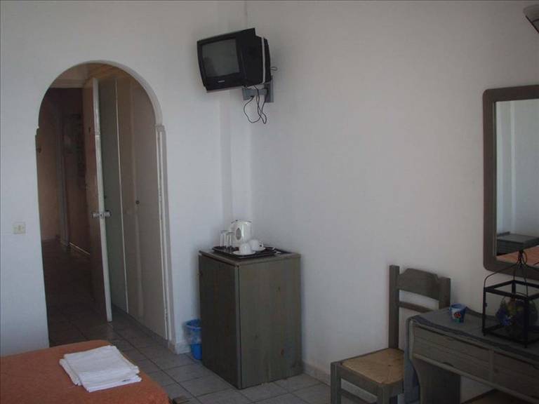 Loutrouvia Hotel