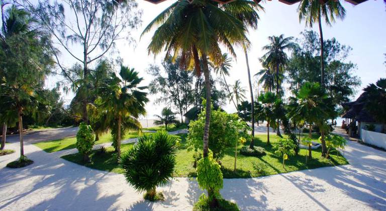 Smiles Beach Hotel
