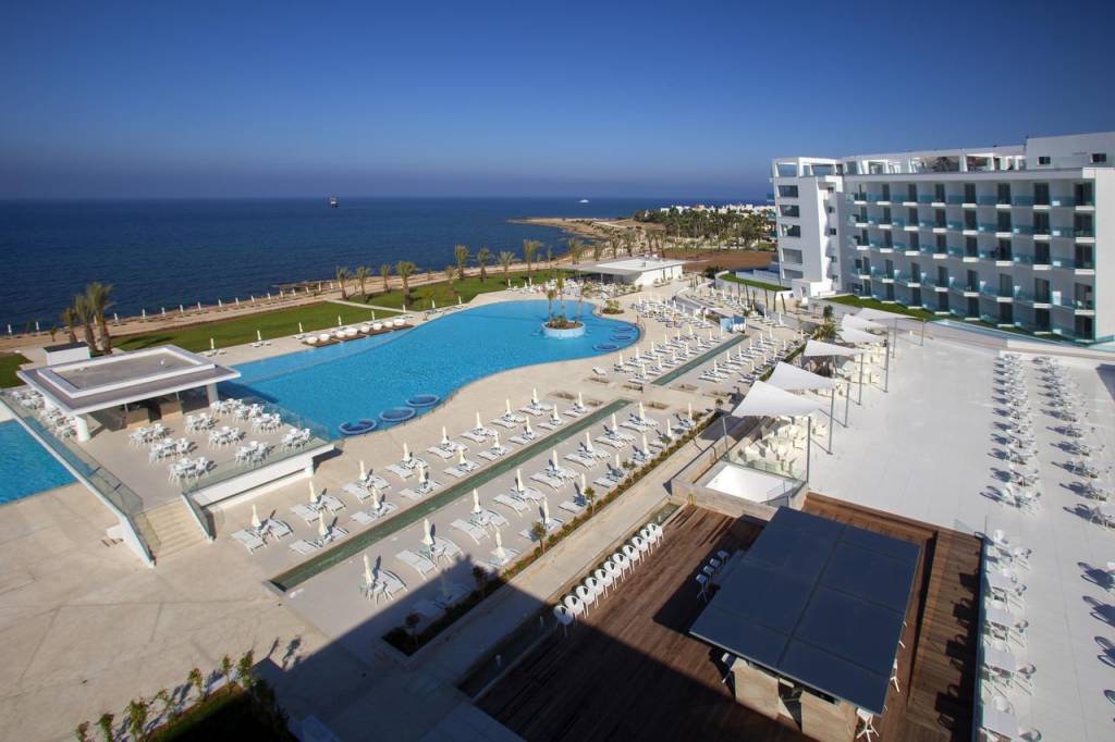 King Evelthon Beach Hotel & Resort 5*
