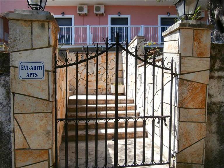 Evi-Ariti Apartments