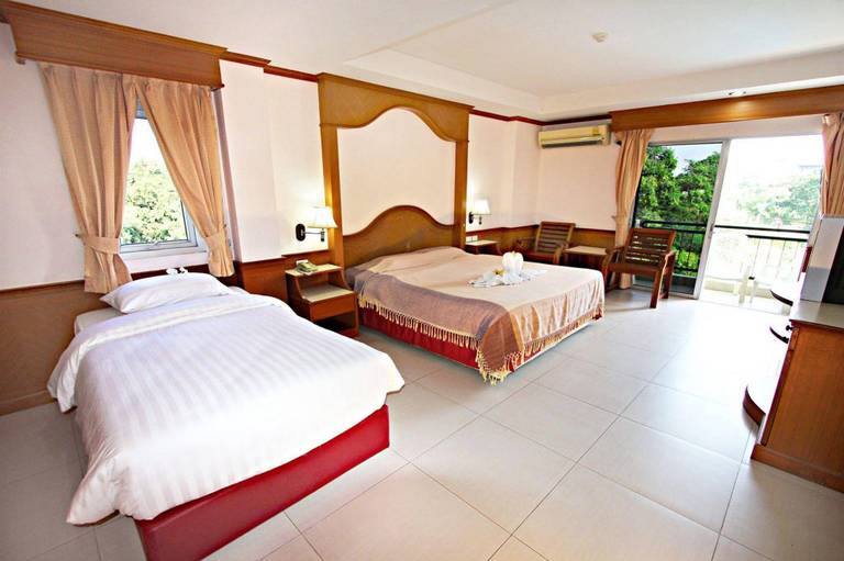Lek Villa
