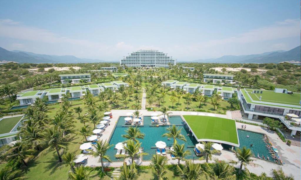 Cam Ranh Riviera Beach Resort & Spa 5*