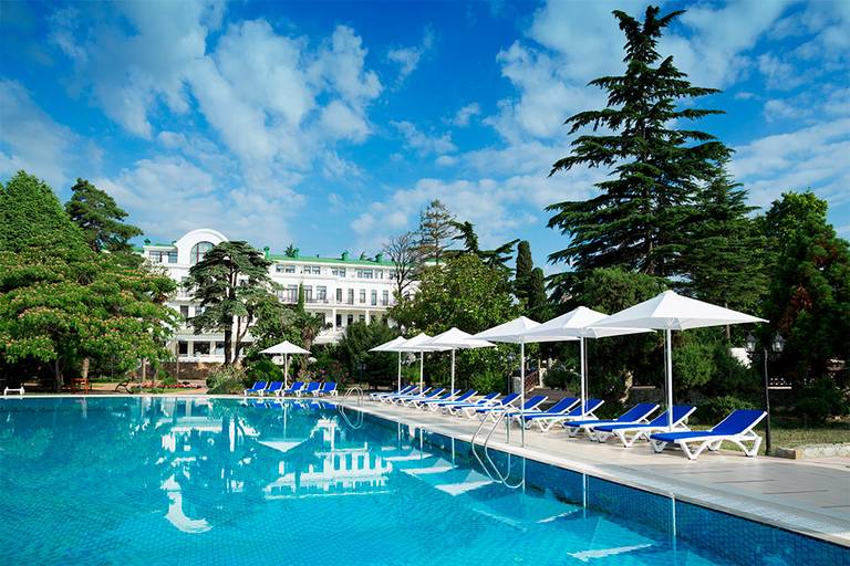 Riviera Sunrise Resort & Spa