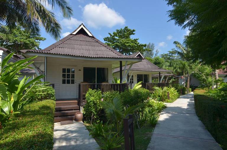 Nakara Long Beach Resort