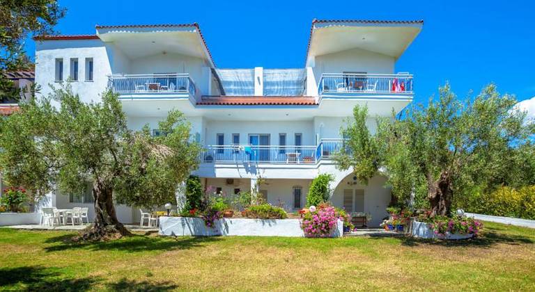 Xenios Faros Apartments