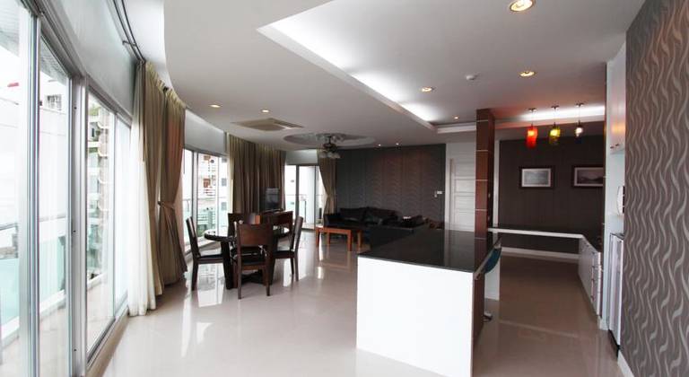 Royal Beach View Hotel