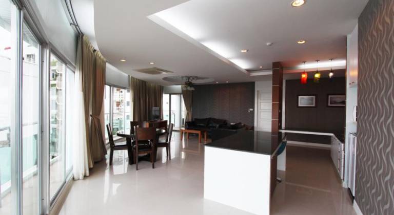 Royal Beach View Hotel
