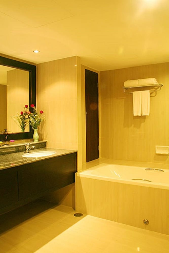 Summer Spring Hotel 3*