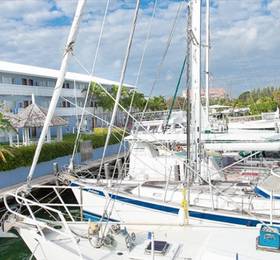 Flamingo Bay Hotel & Marina в Гранд Багаме