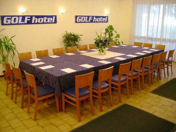 Golf Hotel