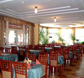 Jarja Hotel в Хайдусобосло