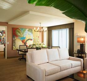 DoubleTree Suites Anaheim Convention Center в Калифорнии