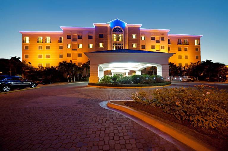 Hodelpa Garden Court Hotel & Wellness Premium